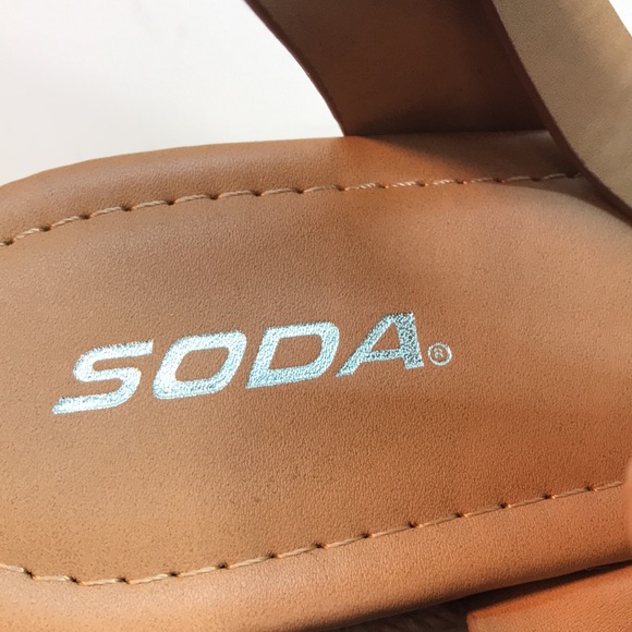 NWOT SODA Tan pLeather Platform Sandals Size 10 - Picture 9 of 9